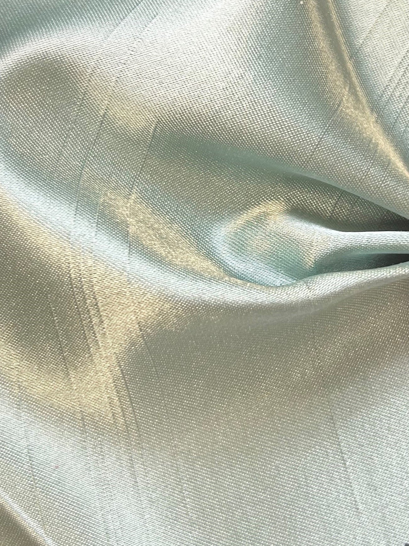 Dupion en satin de polyester sauge - Clarté