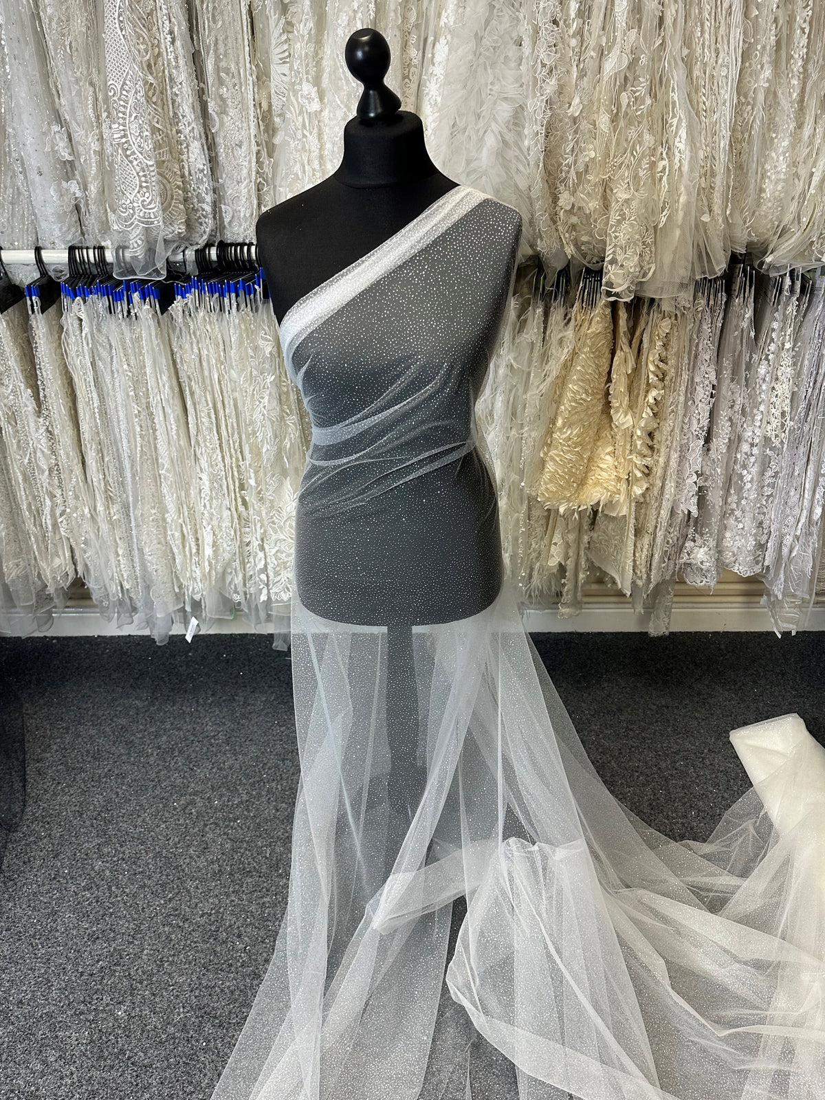 Tulle Pailleté Ivoire – Enmity