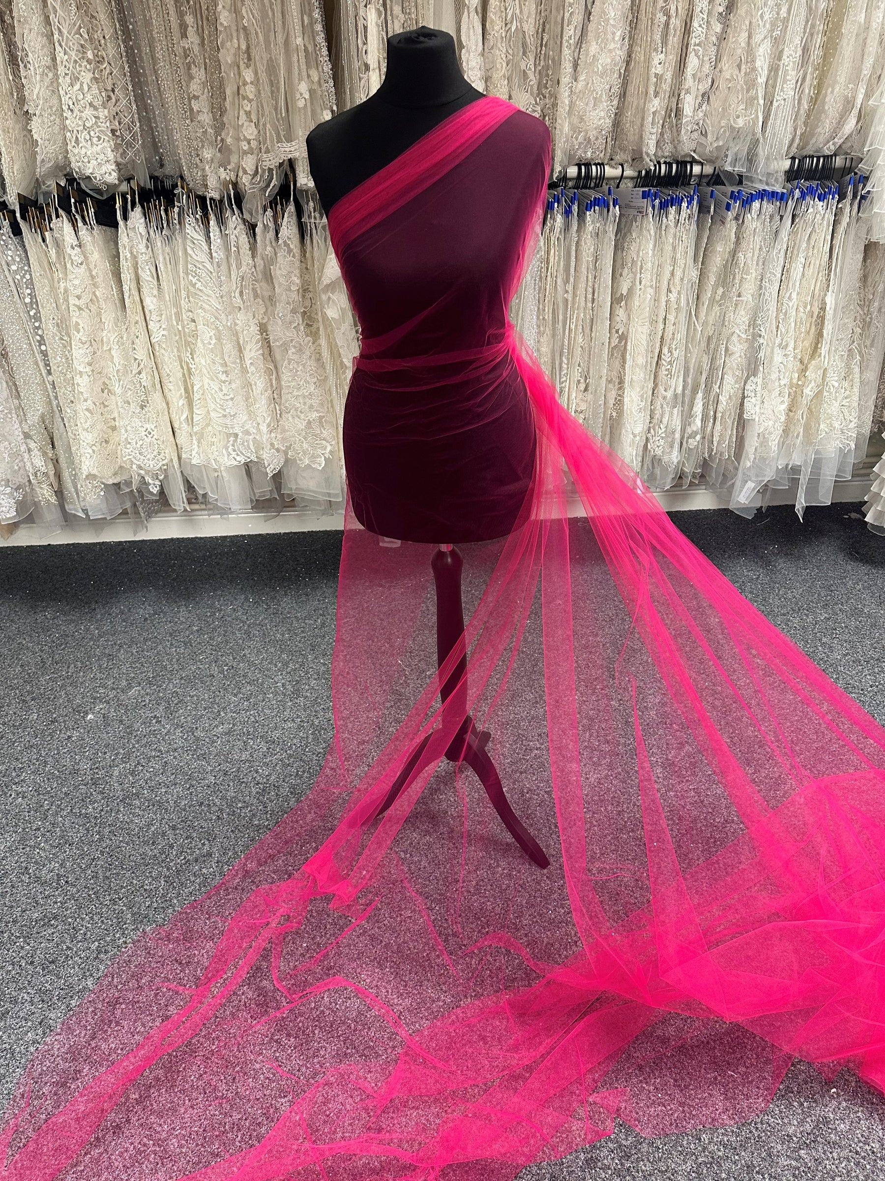 Tulle fuchsia pour voiles – Climax