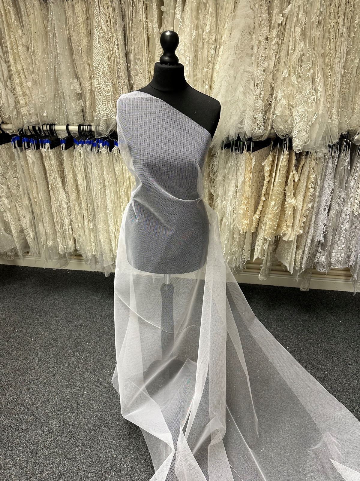 Robe en soie blanche filet - Fantaisie