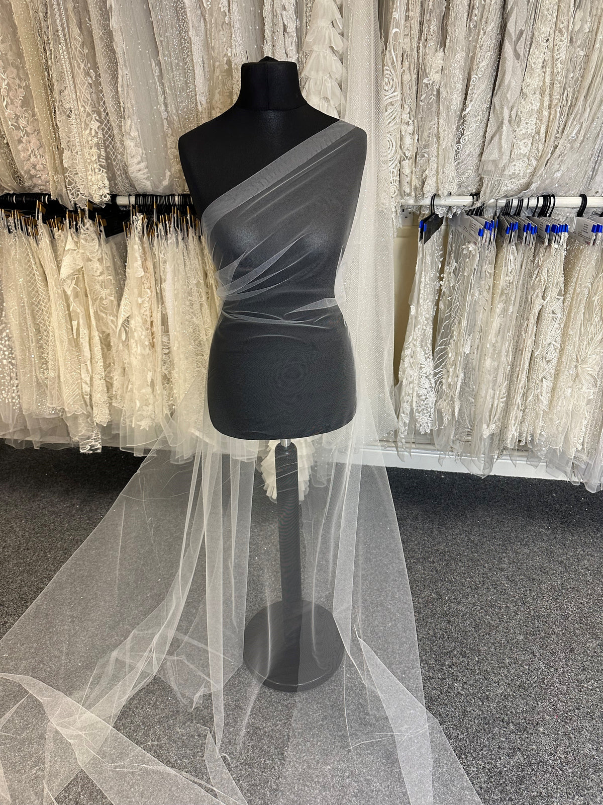 Tulle de mariée blanc en soie pour voiles – Crescendo