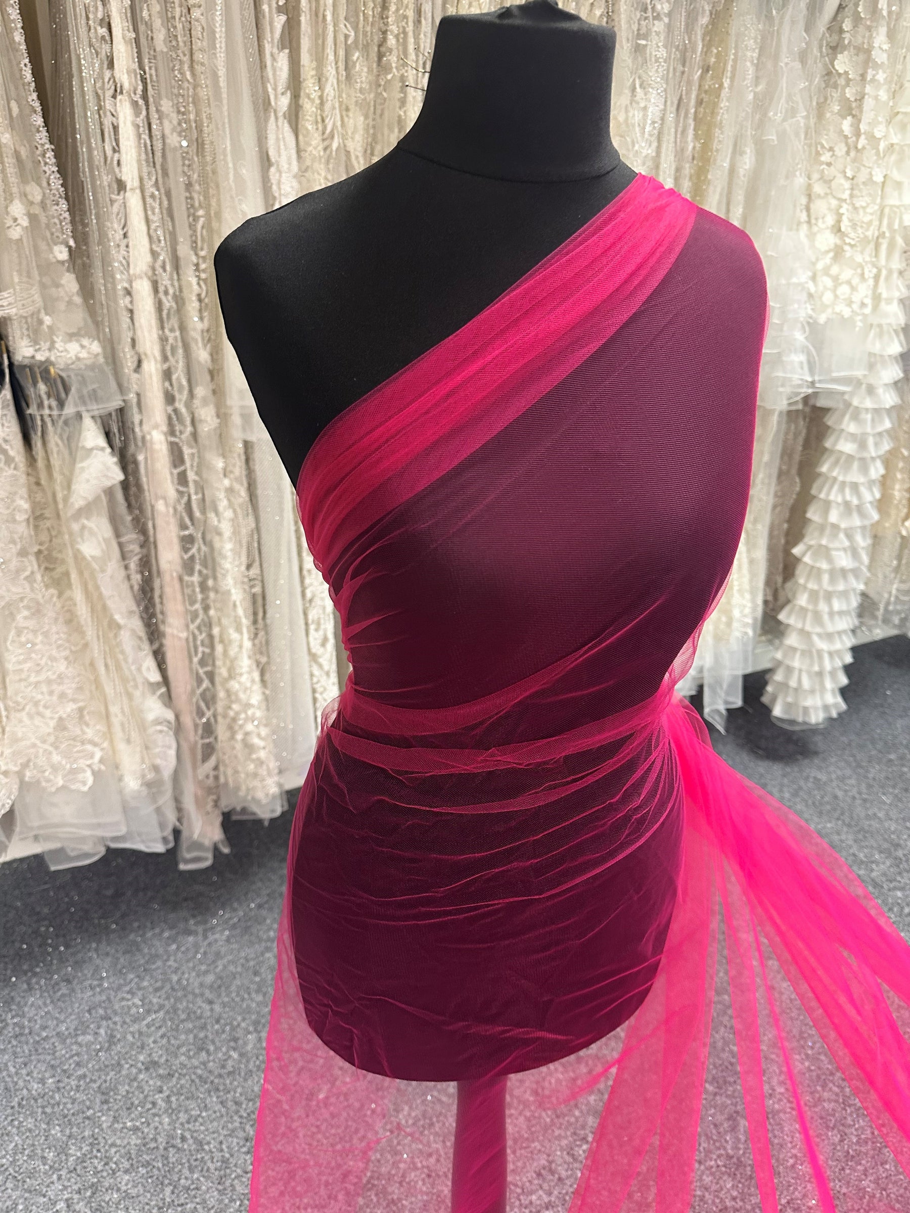 Tulle fuchsia pour voiles – Climax