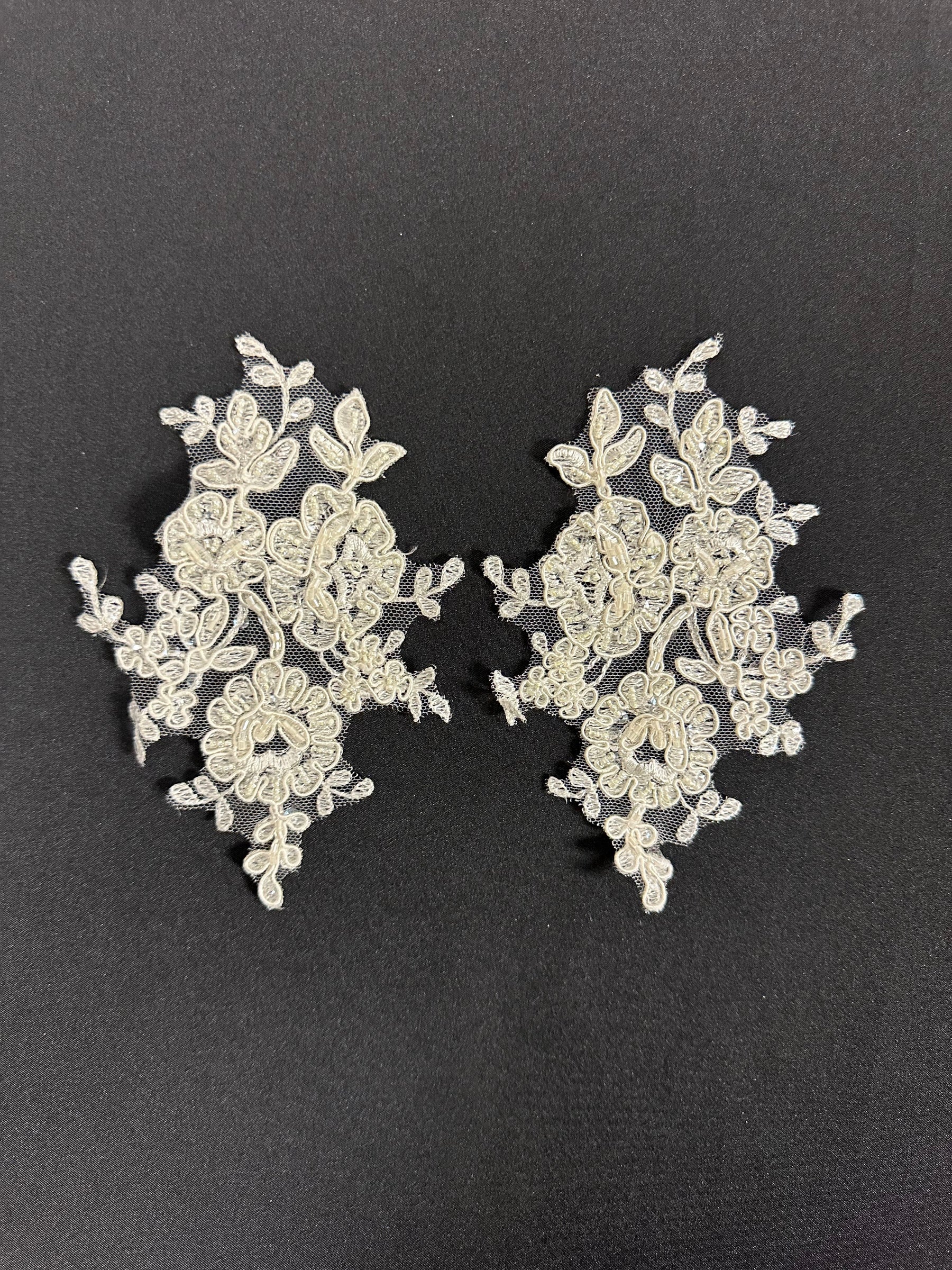 Appliques en dentelle ivoire cordée et perlée - Sophia