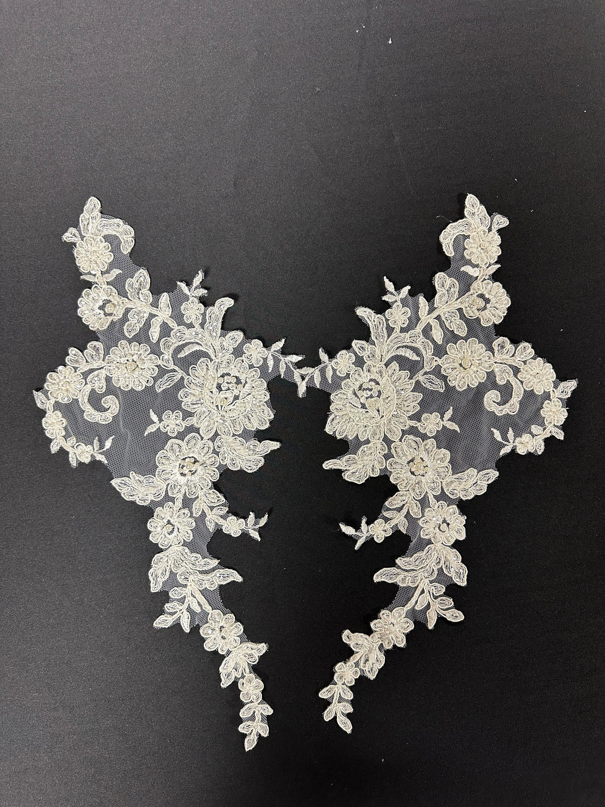 Appliques en dentelle ivoire cordée - Wisteria